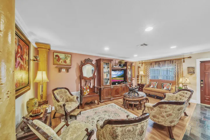 3 Living Area (2)