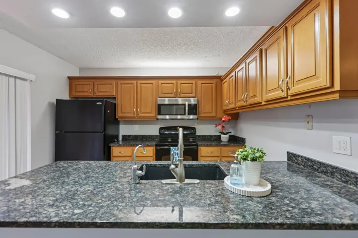 22-web-or-mls-SW 118th Ter-S0107-022