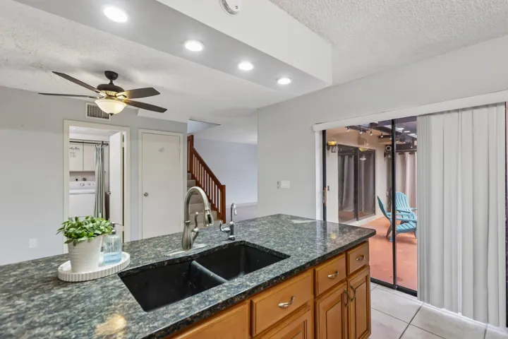 21-web-or-mls-SW 118th Ter-S0107-021