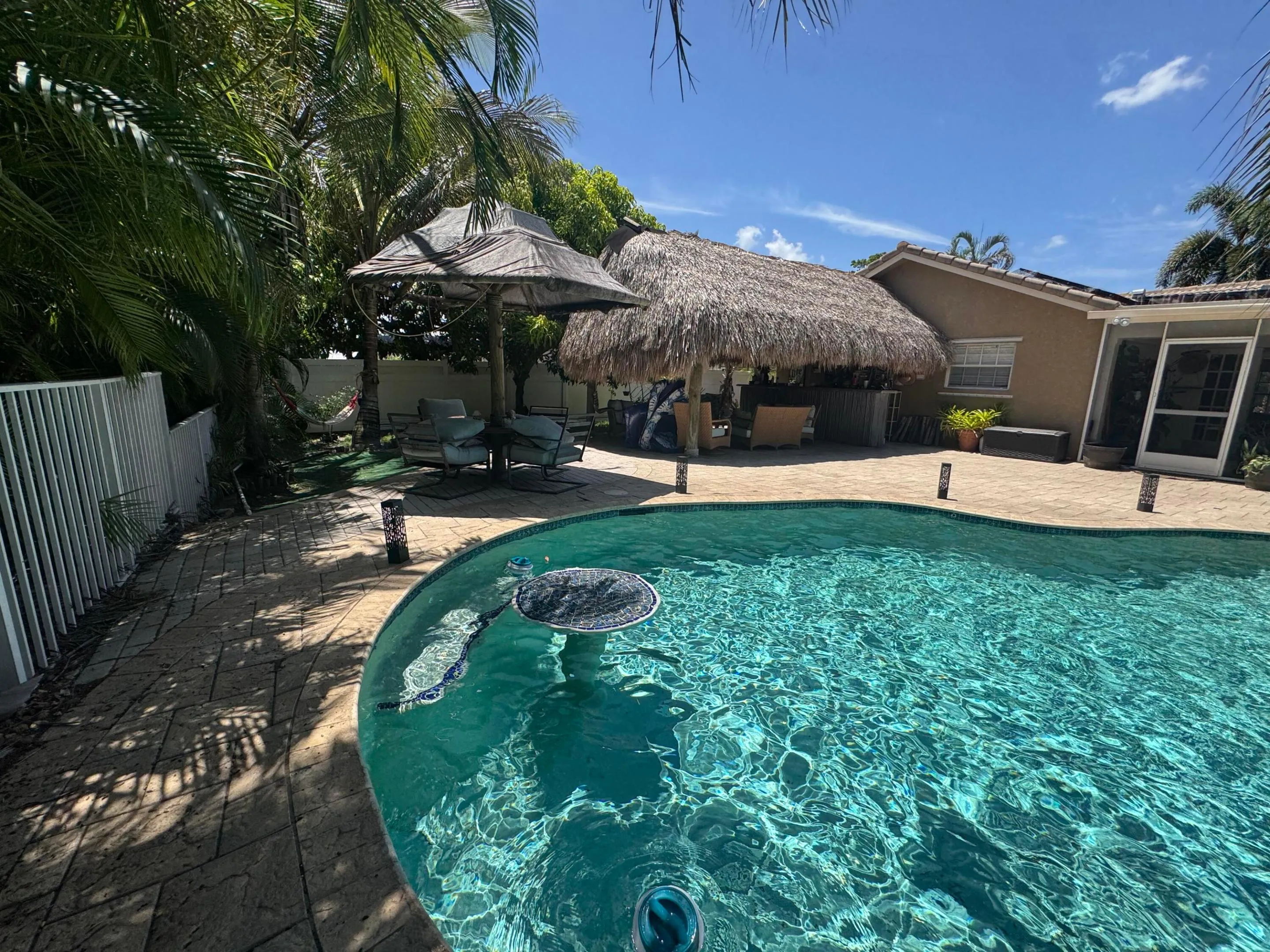 Swim up table for refreshing drinks in the pool