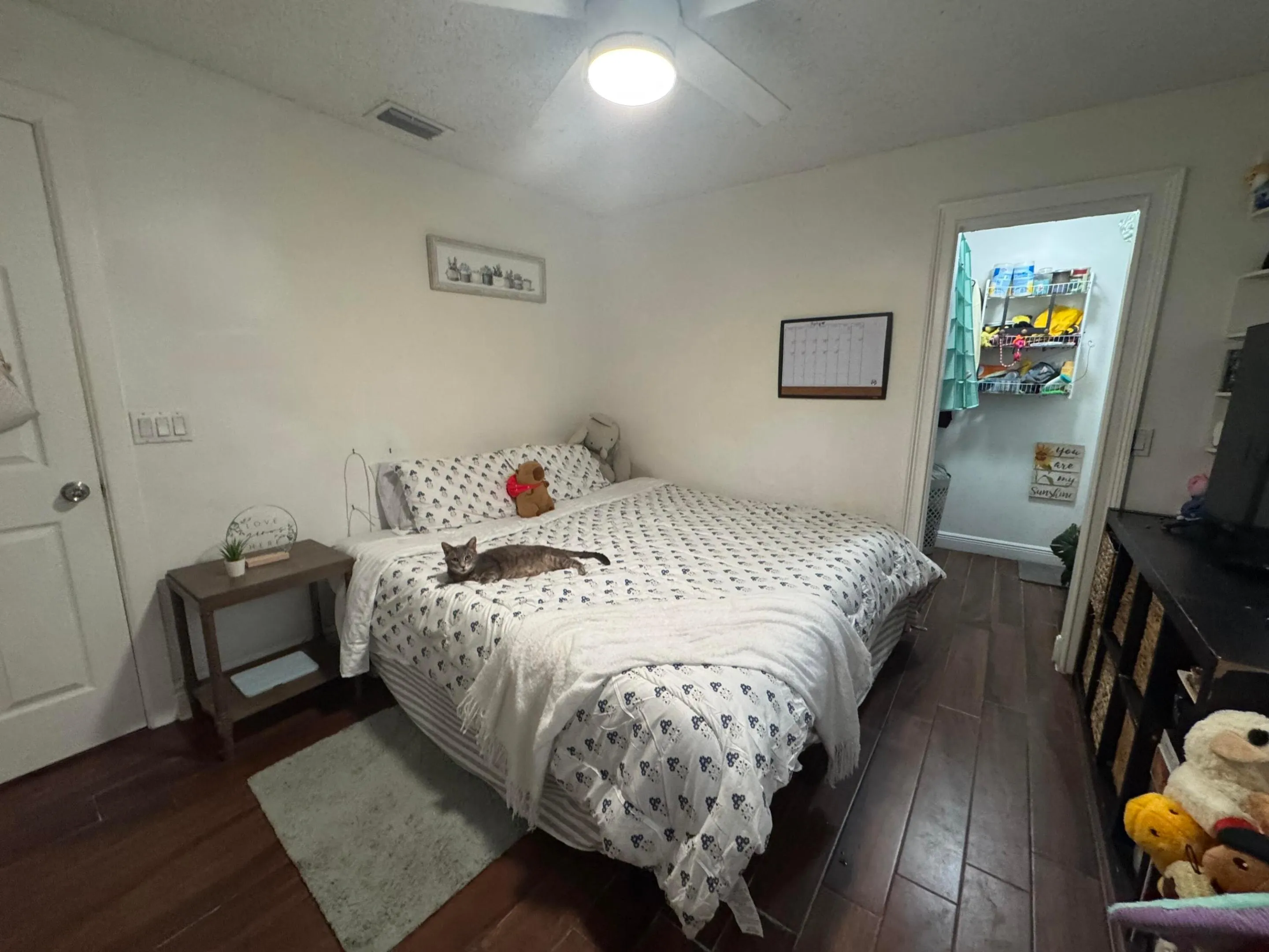 2nd bedroom