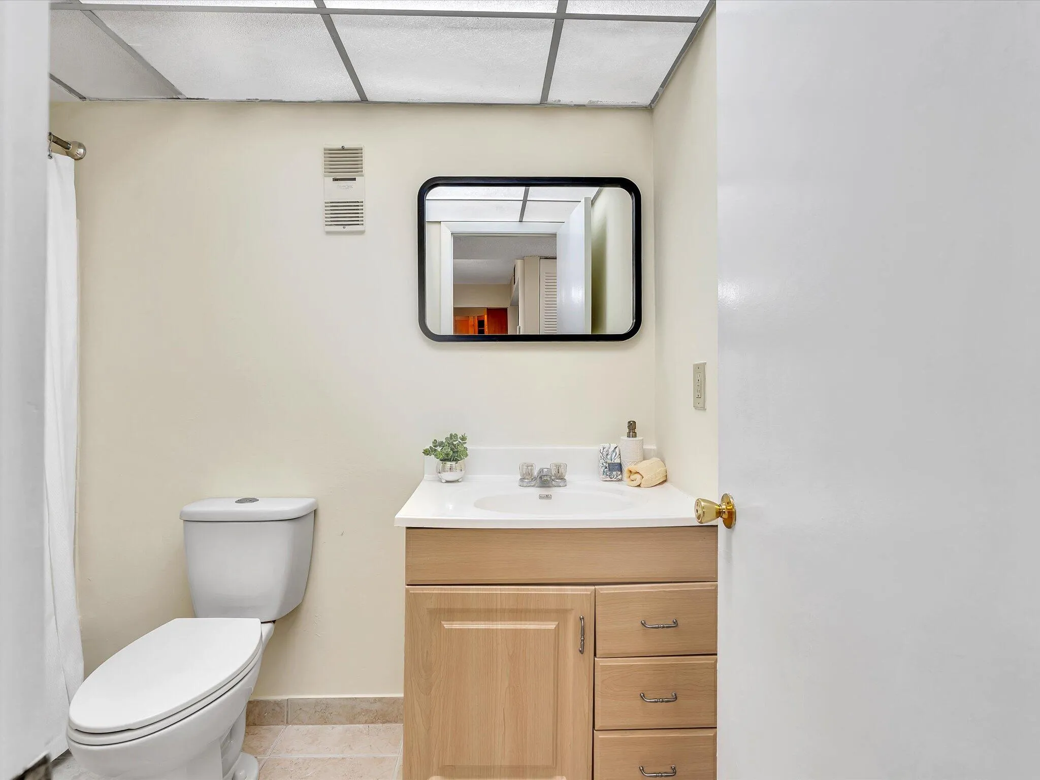 Full Guest Bath