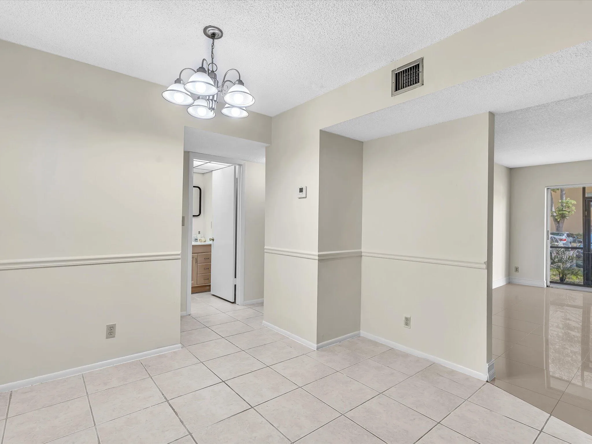 Split Bedroom Floorplan