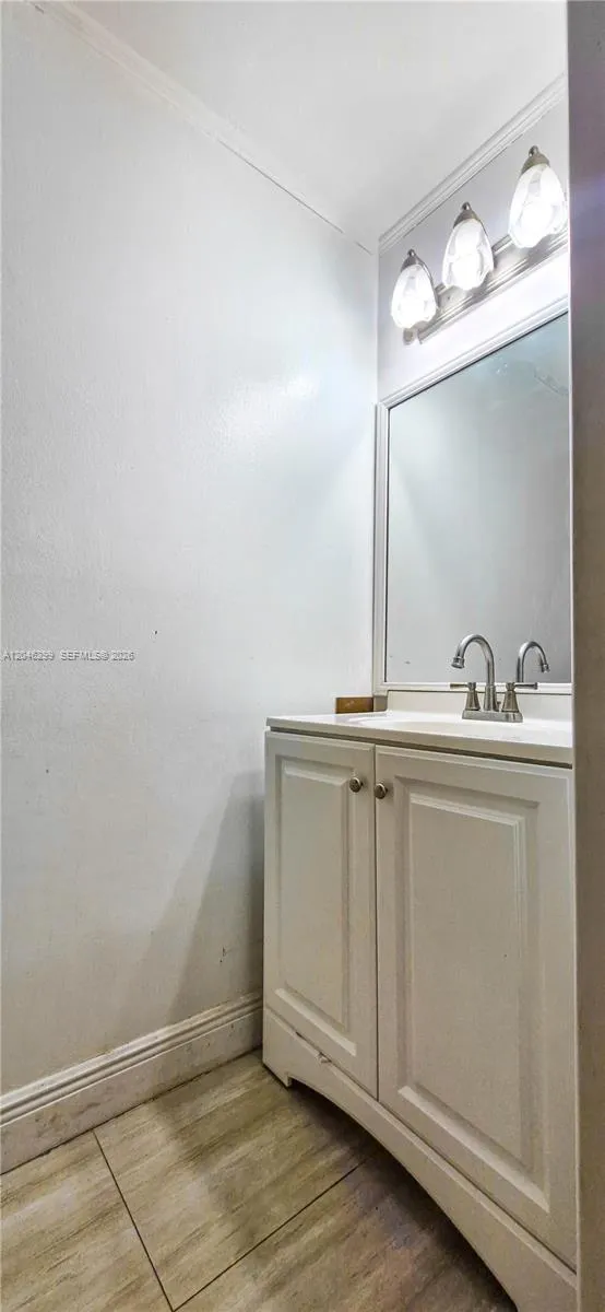 1/2 Bath downstairs