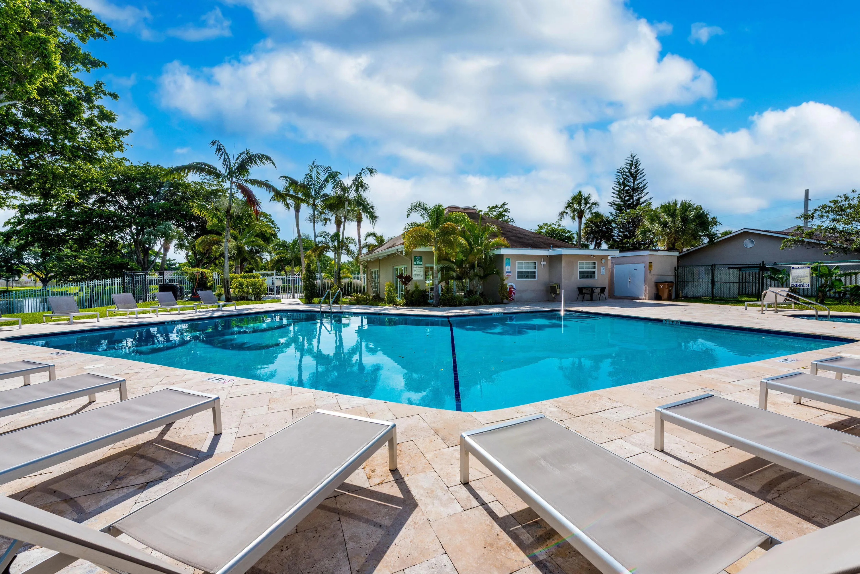 1013NW53rdStDeerfieldBeach-42