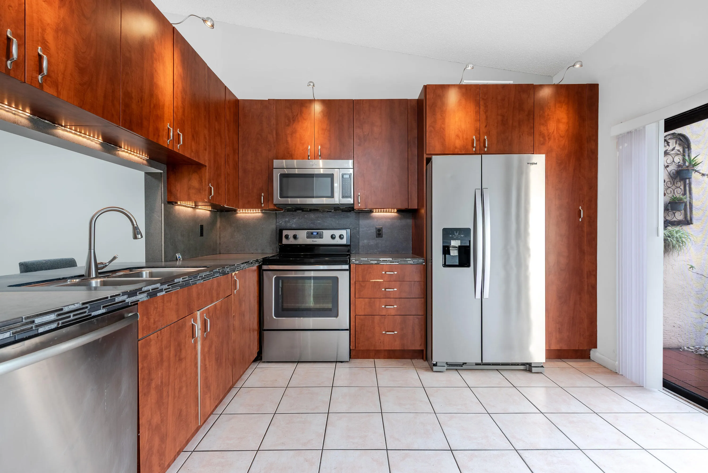1013NW53rdStDeerfieldBeach-3