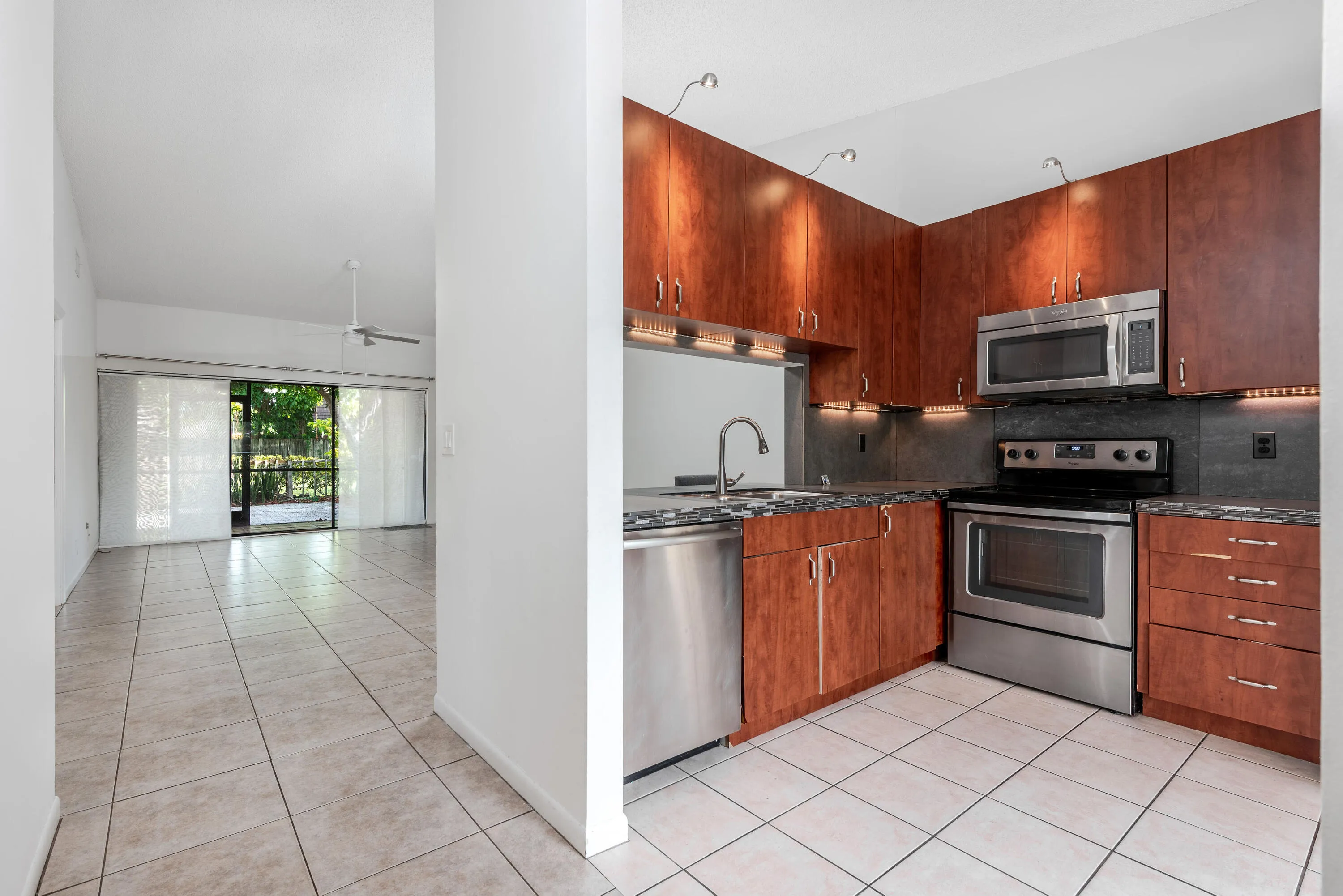 1013NW53rdStDeerfieldBeach-1