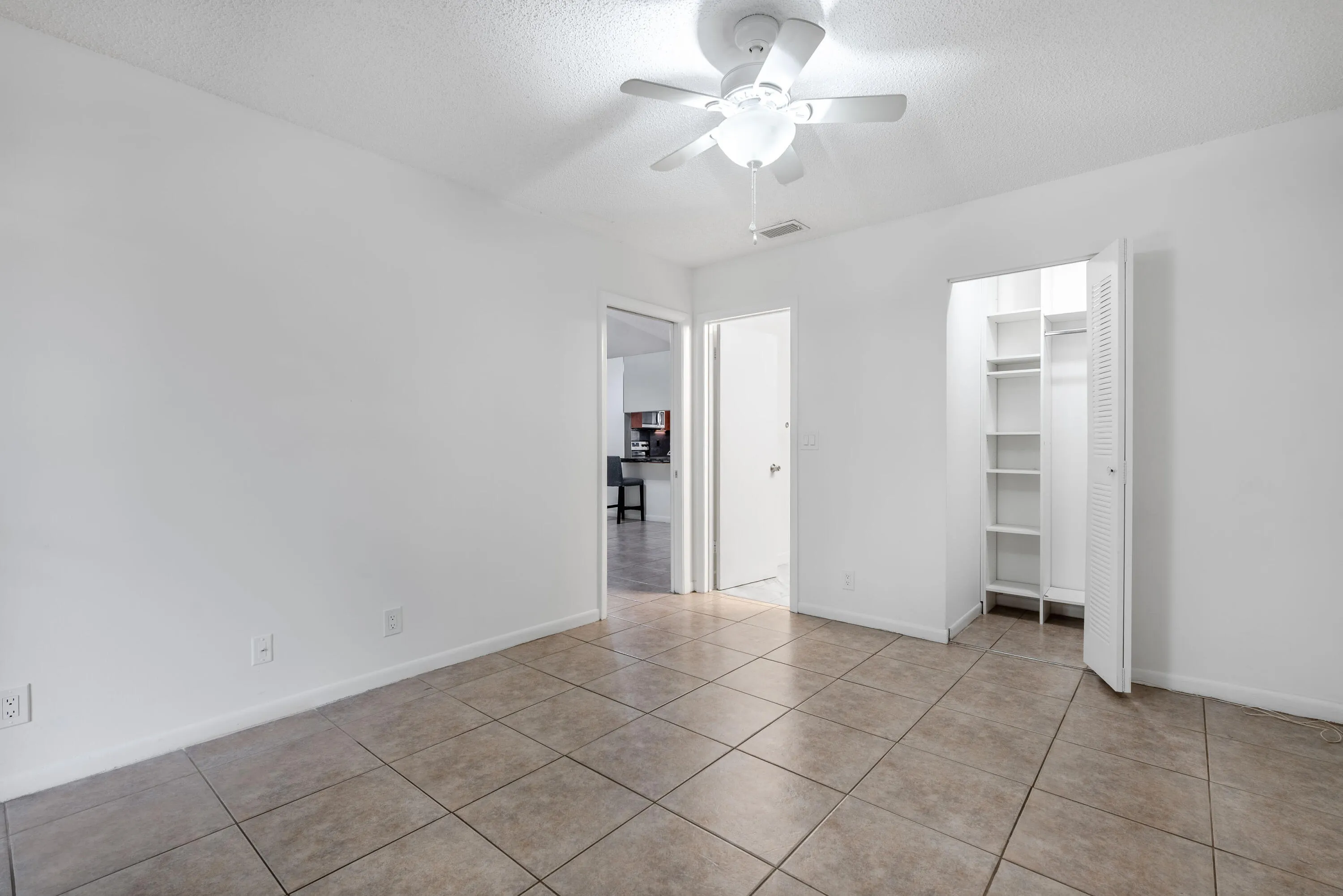 1013NW53rdStDeerfieldBeach-11