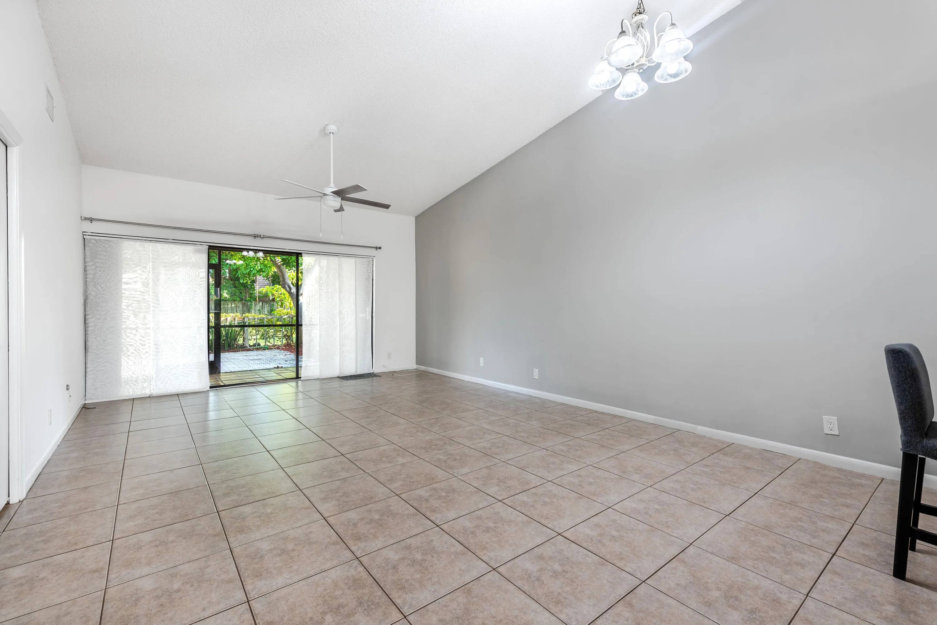 1013NW53rdStDeerfieldBeach-7