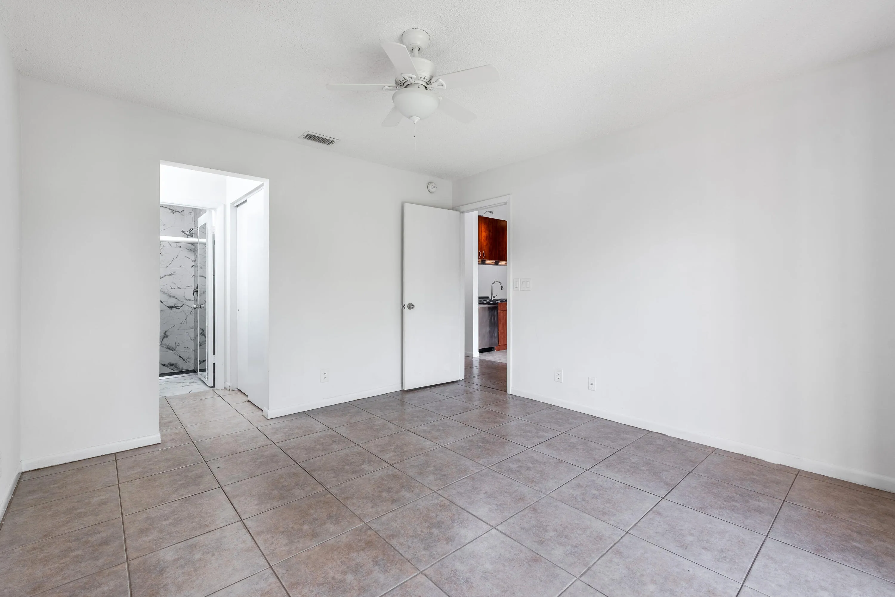 1013NW53rdStDeerfieldBeach-15