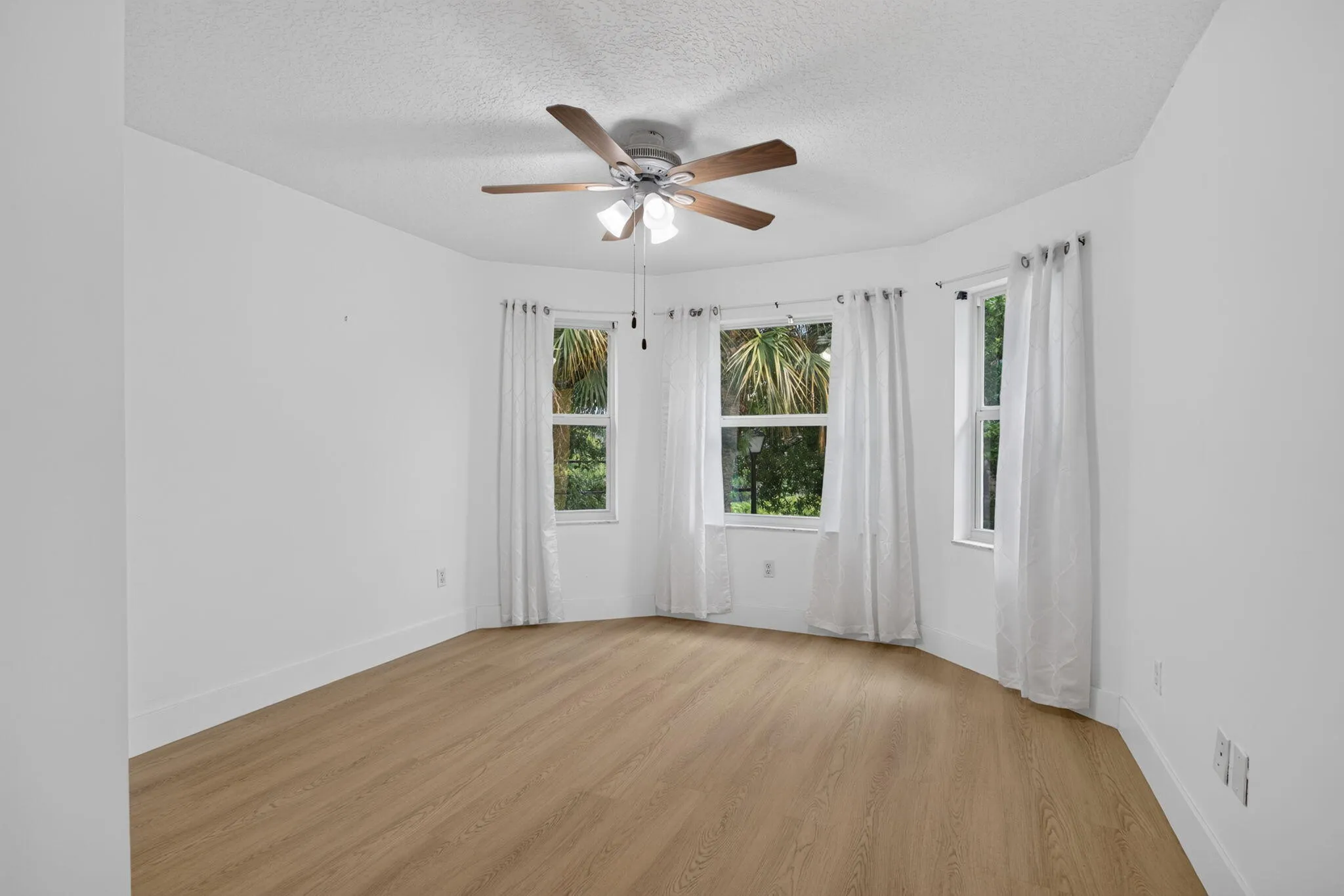 40-web-or-mls-7087-4576