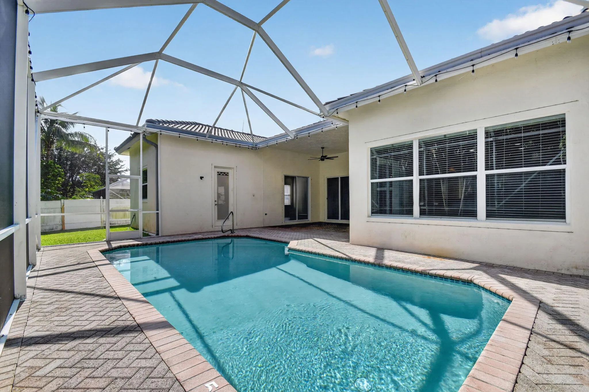 screened pool