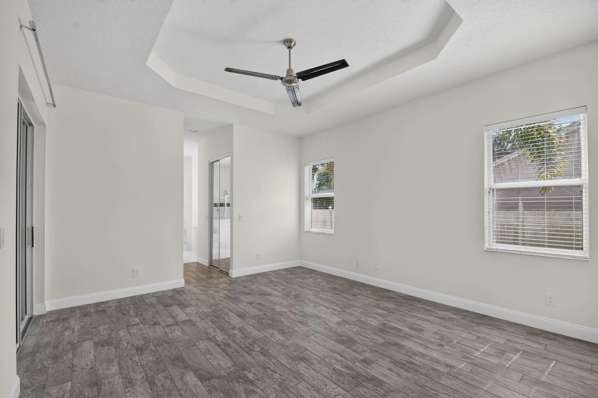 tray ceiling in primary​​‌​​​​‌​​‌‌​‌‌​​​‌‌​‌​‌​‌​​​‌​​ bedroom