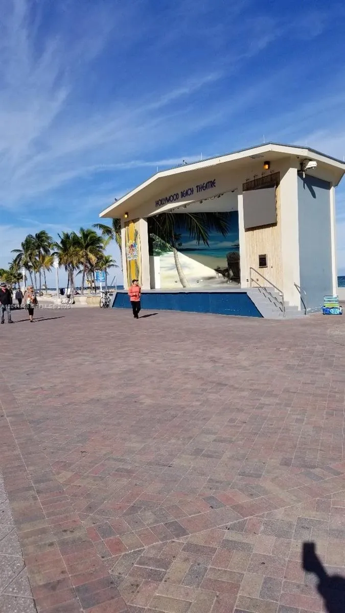 near famous hollywood beach music stage ..lots of good time can have