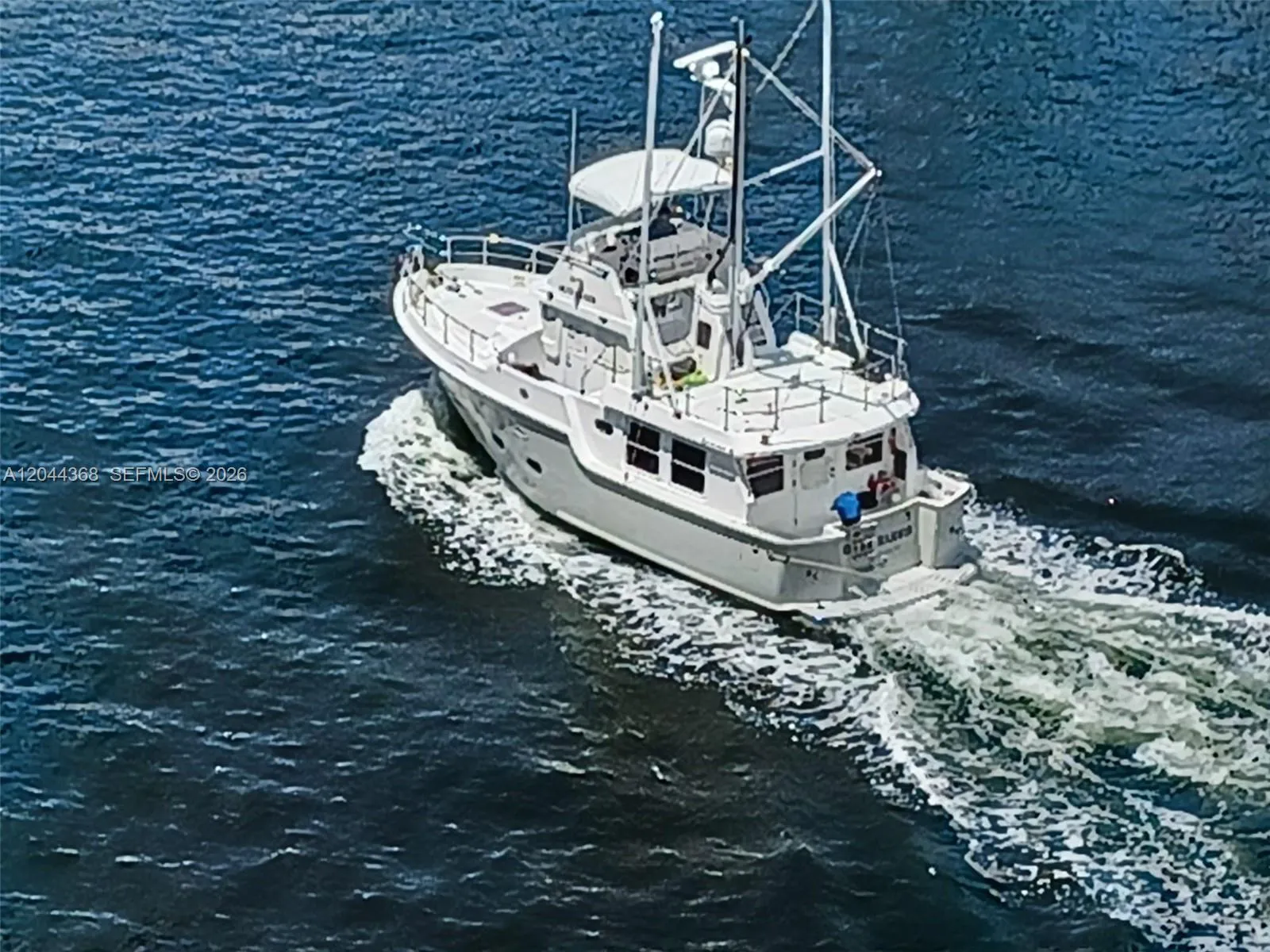 watch the boats go by.