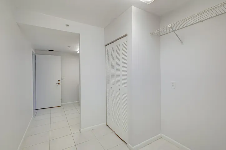 Storage room / Laundry room Possible office space