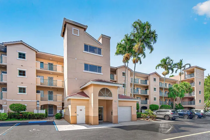 001-12540MajestyCircle-303-BoyntonBeach-