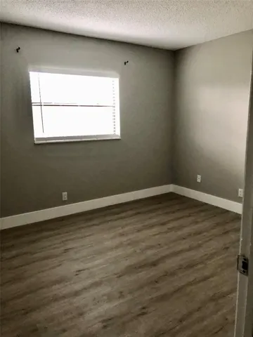 GUEST / 2ND BEDROOM