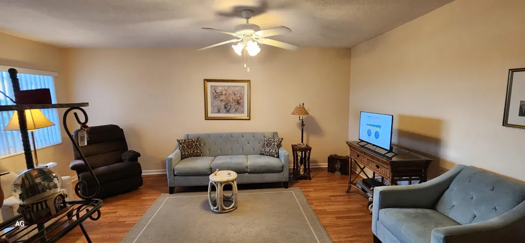 living area 3