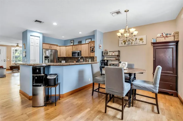 Dining/Kitchen