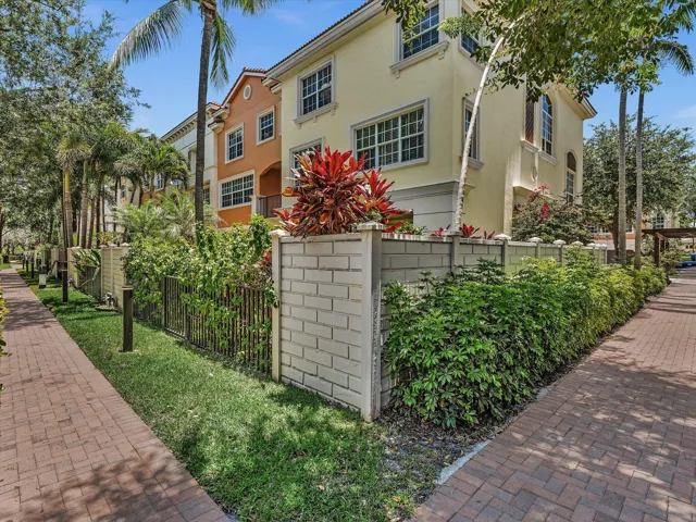 Back view of Townhouse
