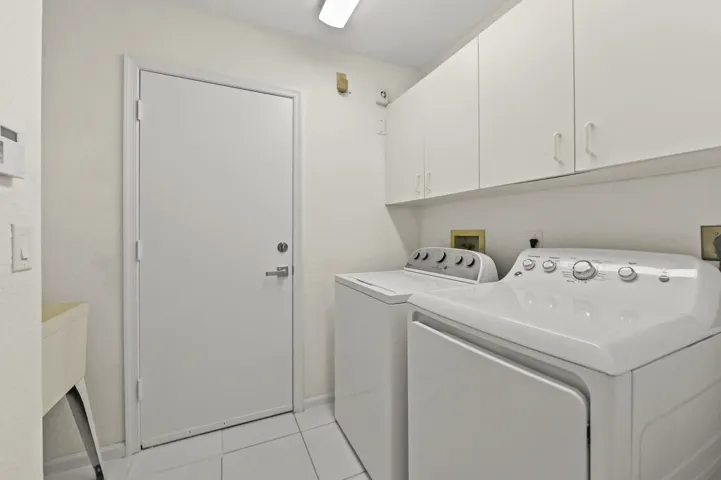 20 Laundry room 01