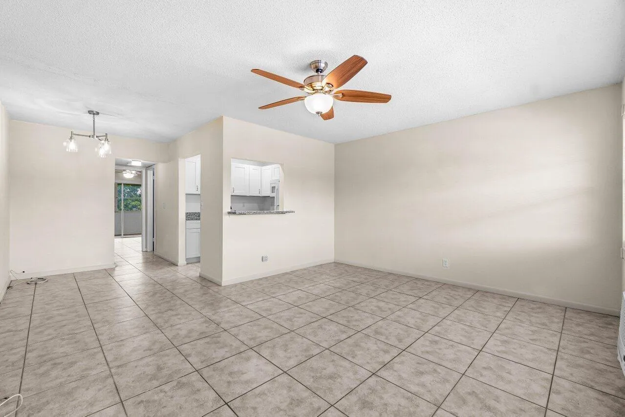 009-52KingswoodC-WestPalmBeach-FL-33417-