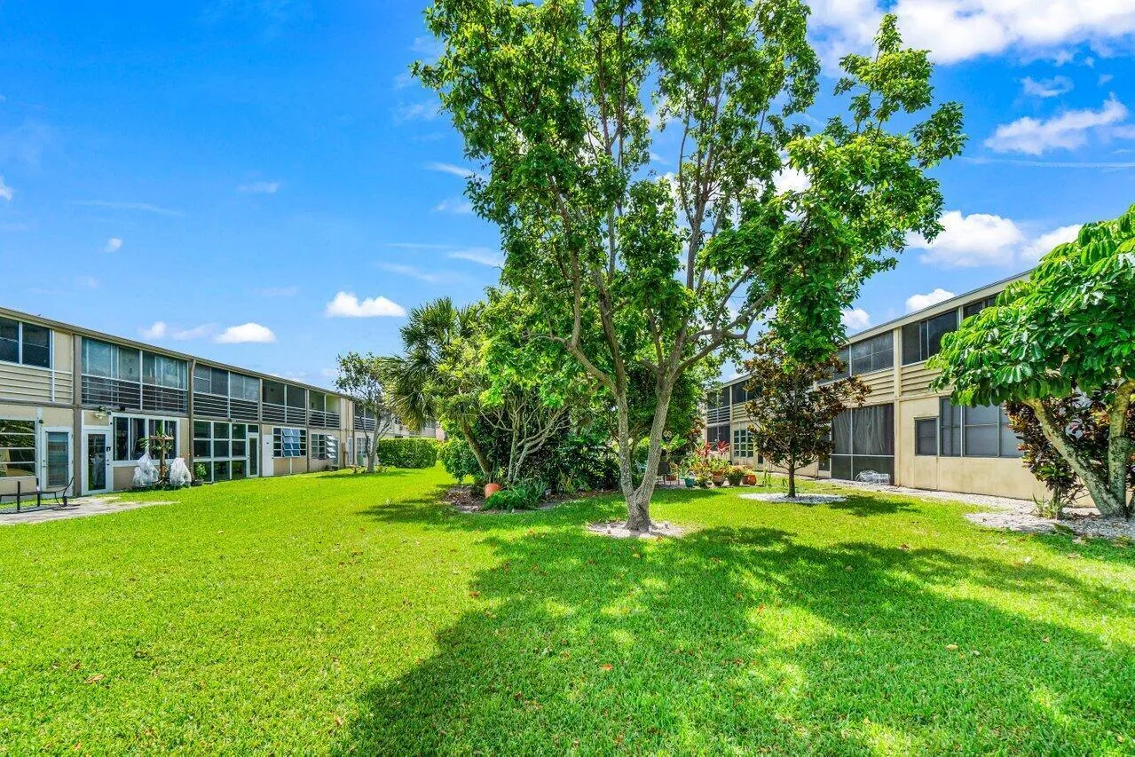 027-52KingswoodC-WestPalmBeach-FL-33417-