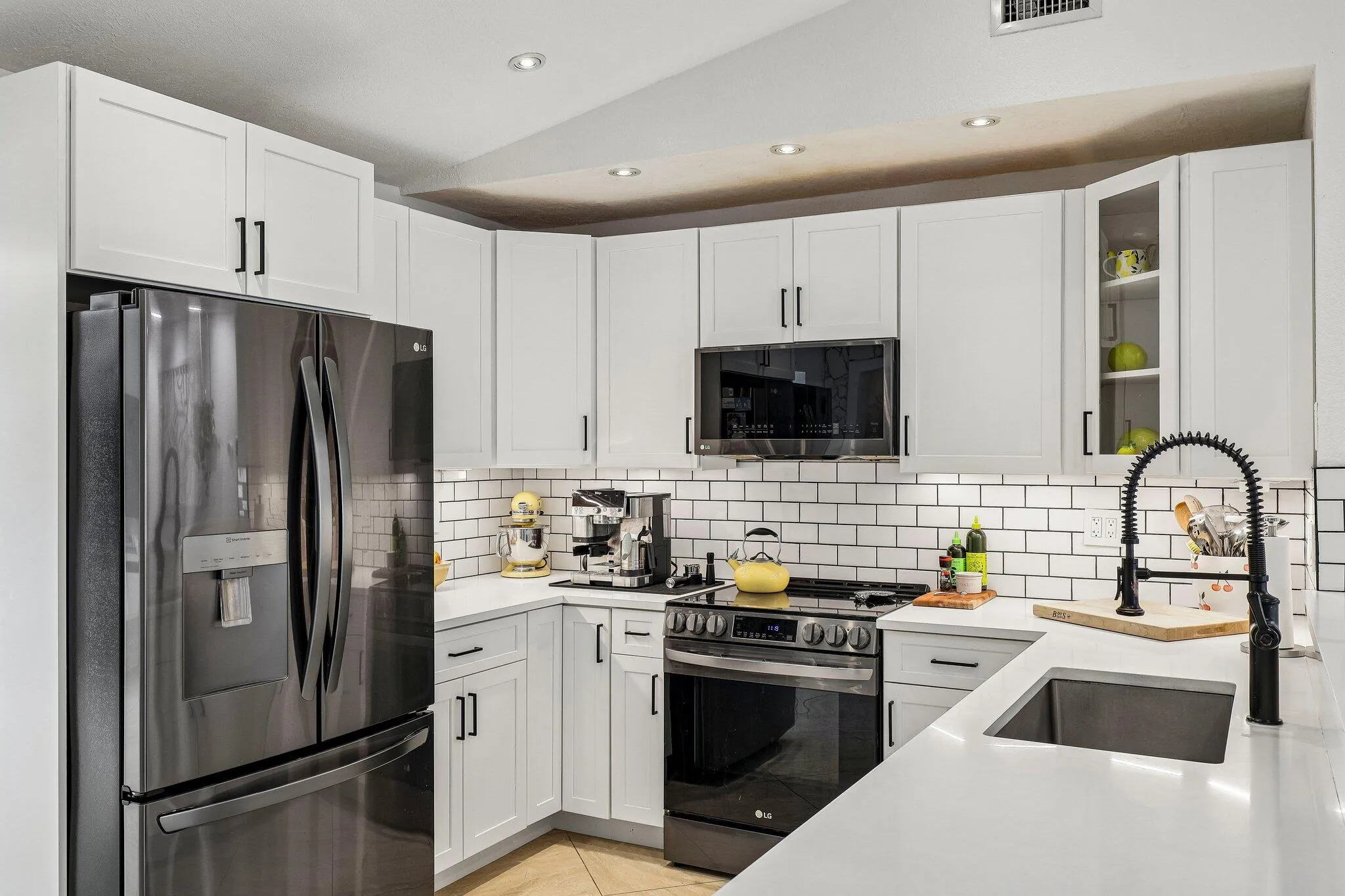 22-web-or-mls-SW 35th Ave-S3006-022