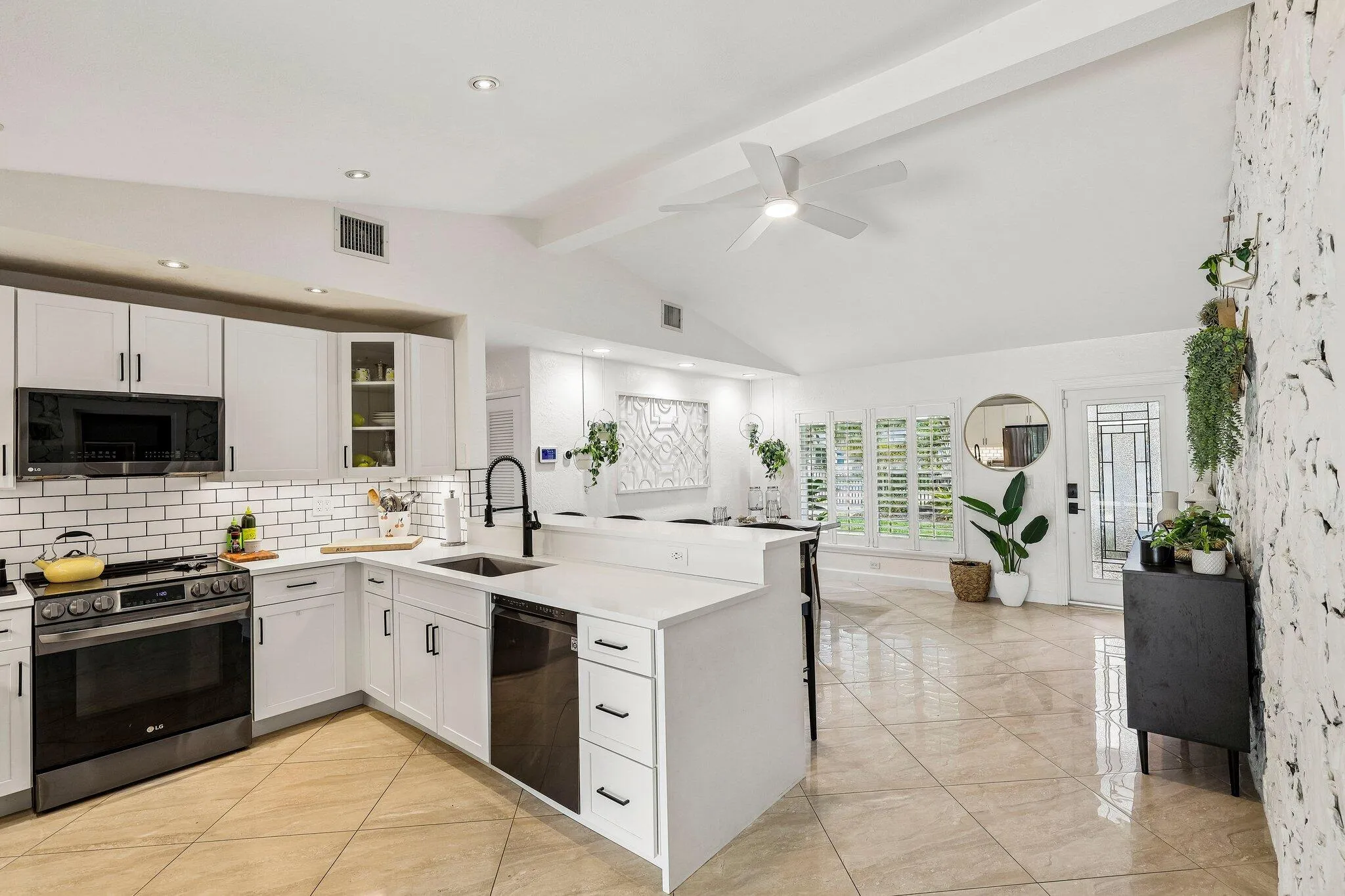 24-web-or-mls-SW 35th Ave-S3006-024