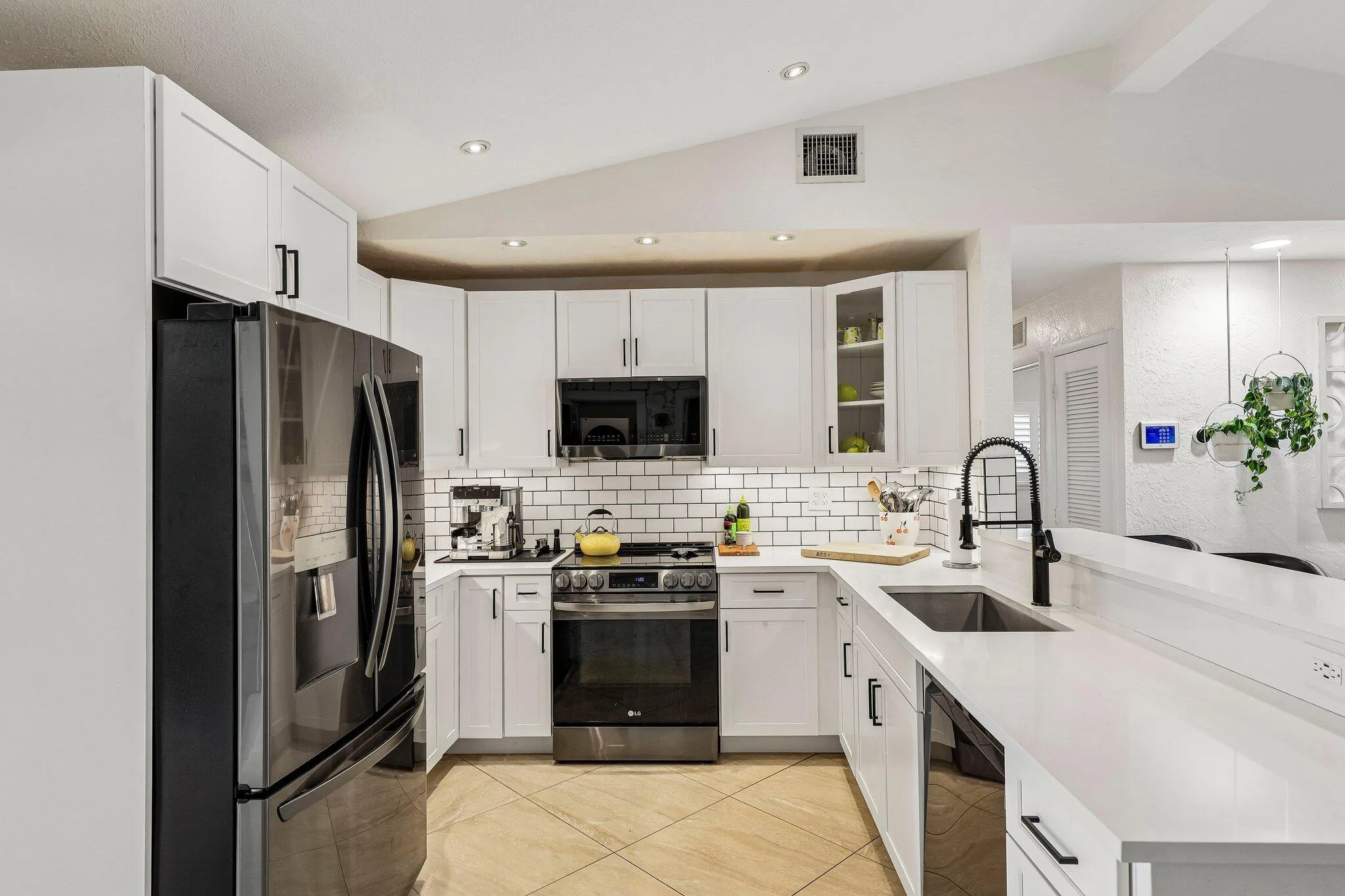 23-web-or-mls-SW 35th Ave-S3006-023