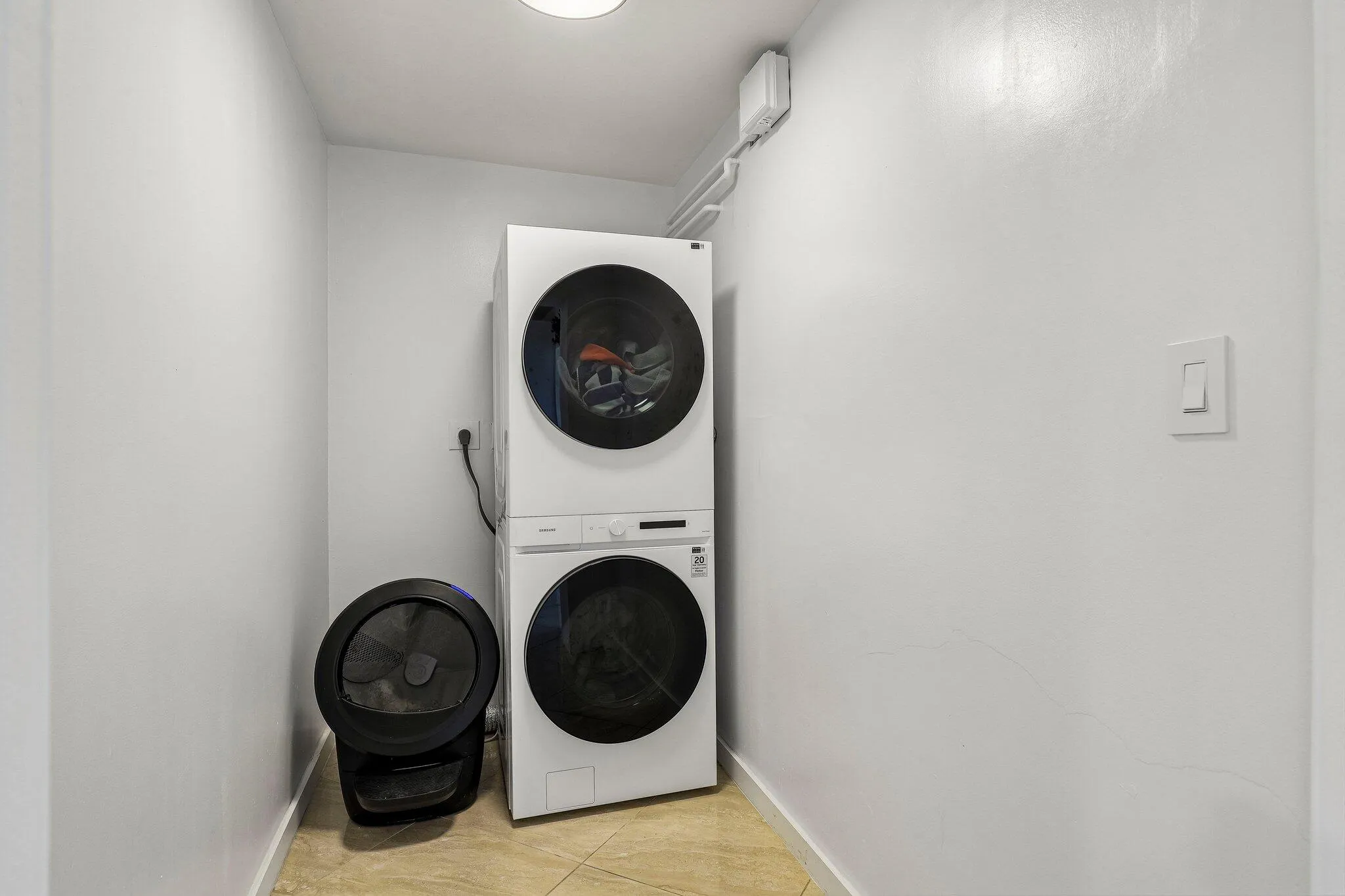 25-web-or-mls-SW 35th Ave-S3006-025