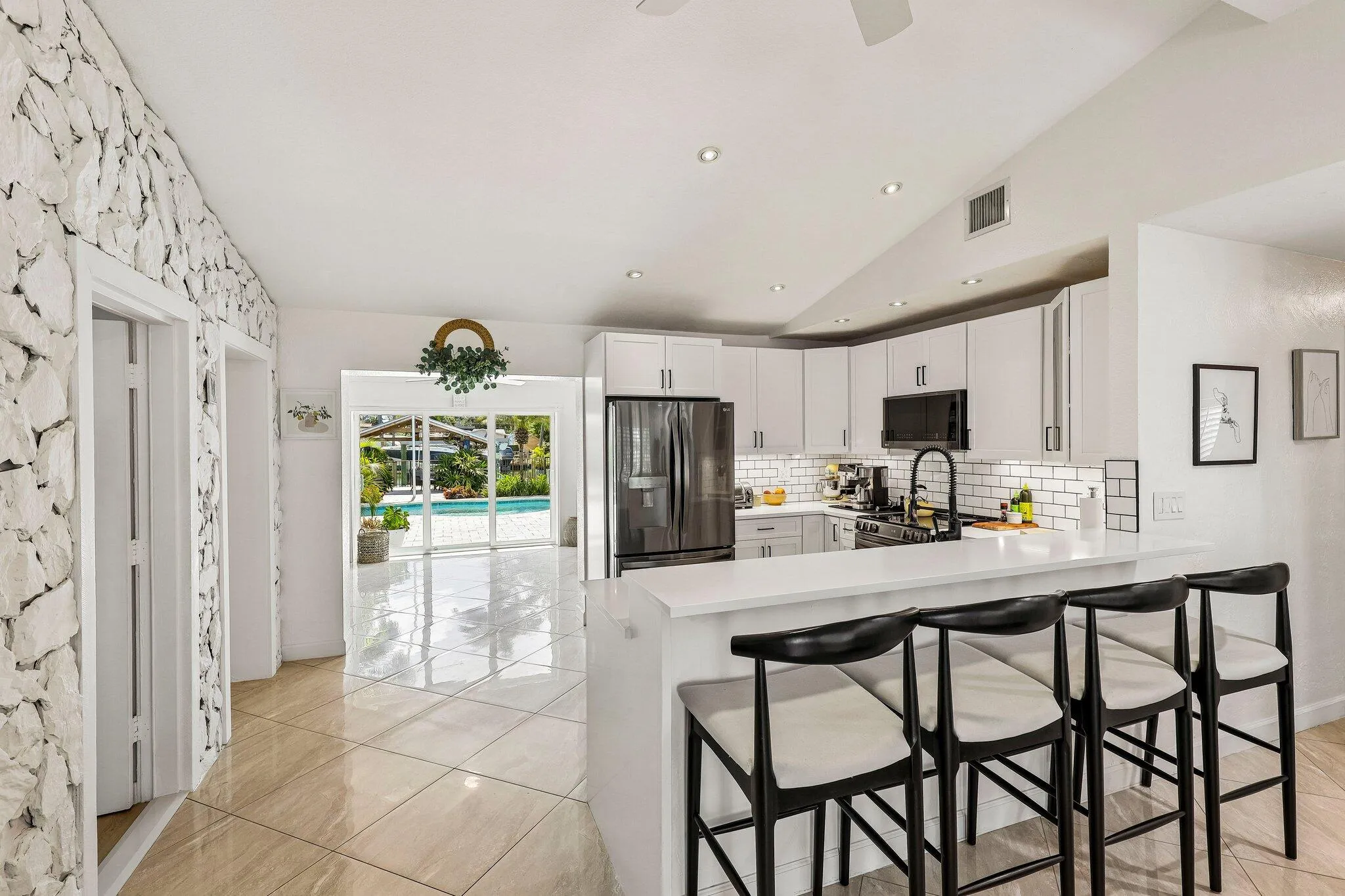 21-web-or-mls-SW 35th Ave-S3006-021