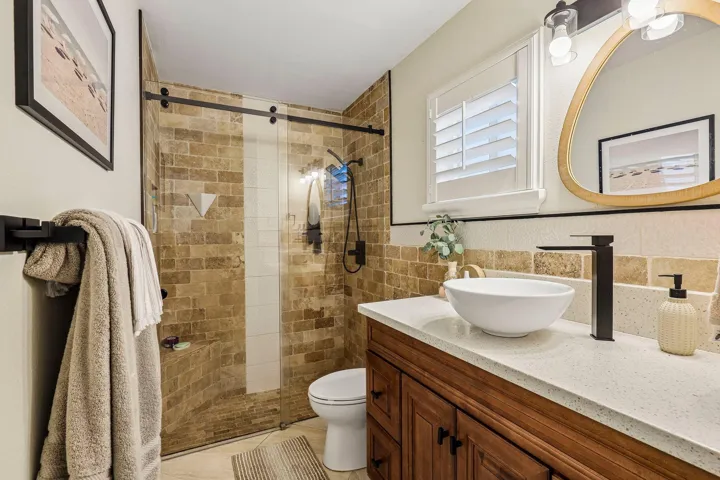 37-web-or-mls-SW 35th Ave-S3006-037