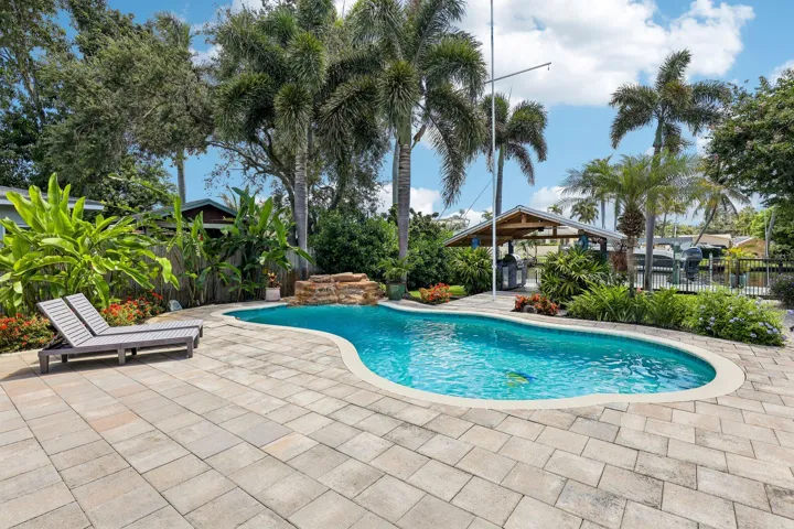 47-web-or-mls-SW 35th Ave-S3006-047