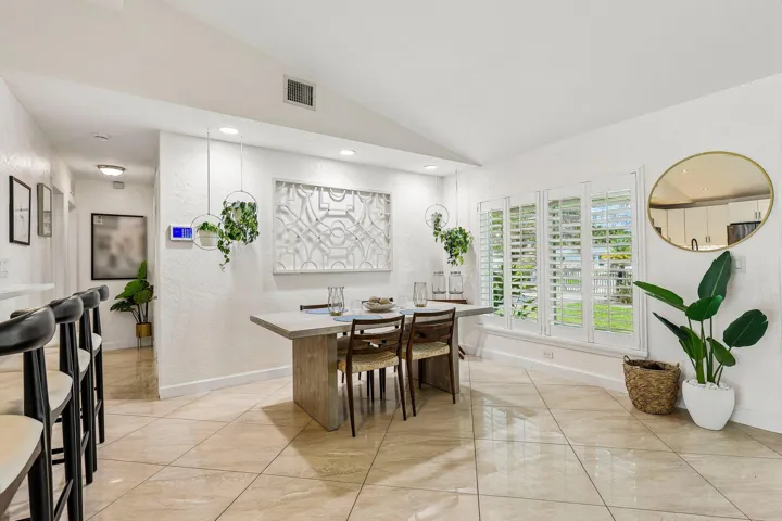 19-web-or-mls-SW 35th Ave-S3006-019