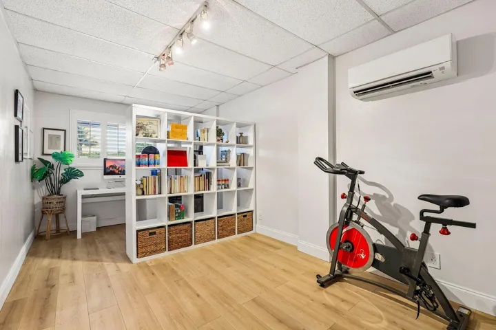 26-web-or-mls-SW 35th Ave-S3006-026