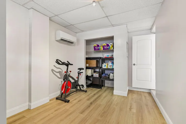 27-web-or-mls-SW 35th Ave-S3006-027