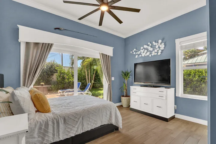 Guest bedroom