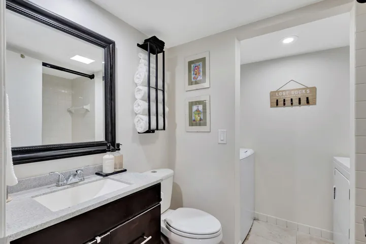 2nd Bathroom