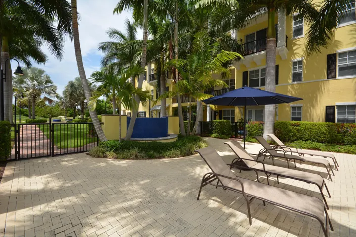 229 N Latitude Cir Delray-large-028-25-C