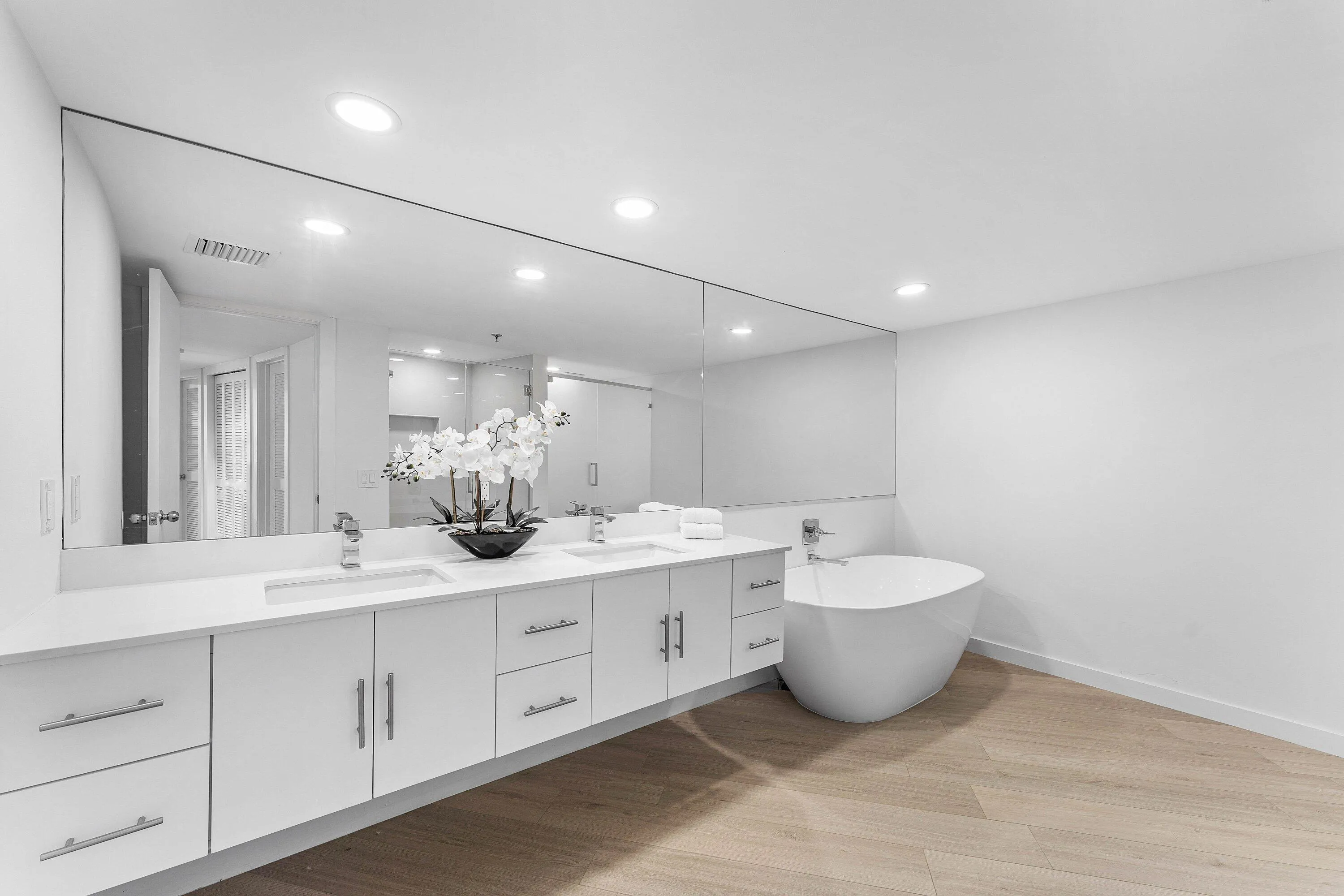 019 Primary bathroom