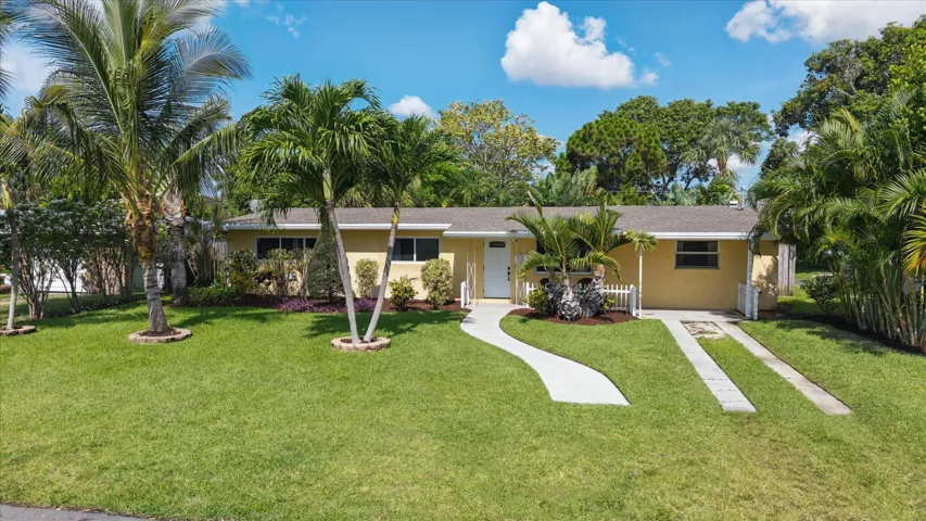 01-Carbonara-925 NE 25th Ave-1