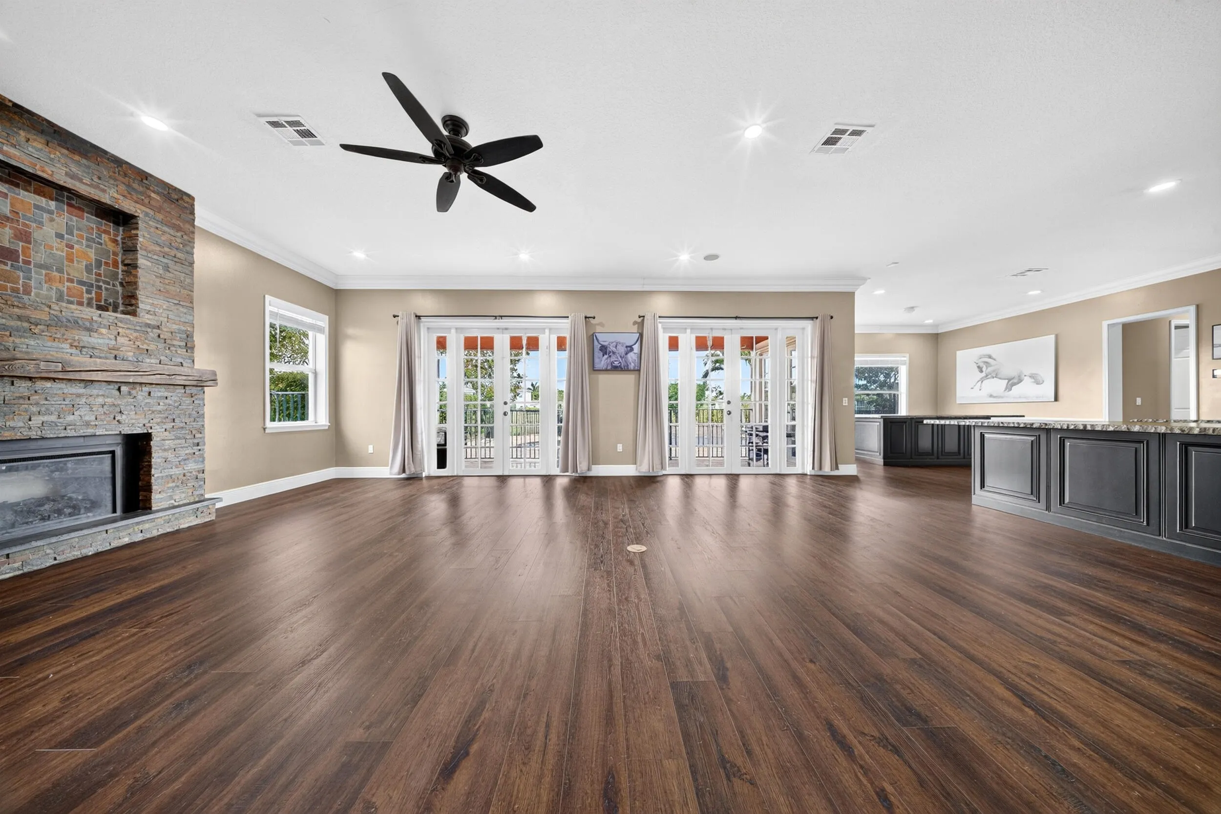 023_Family_Room_4
