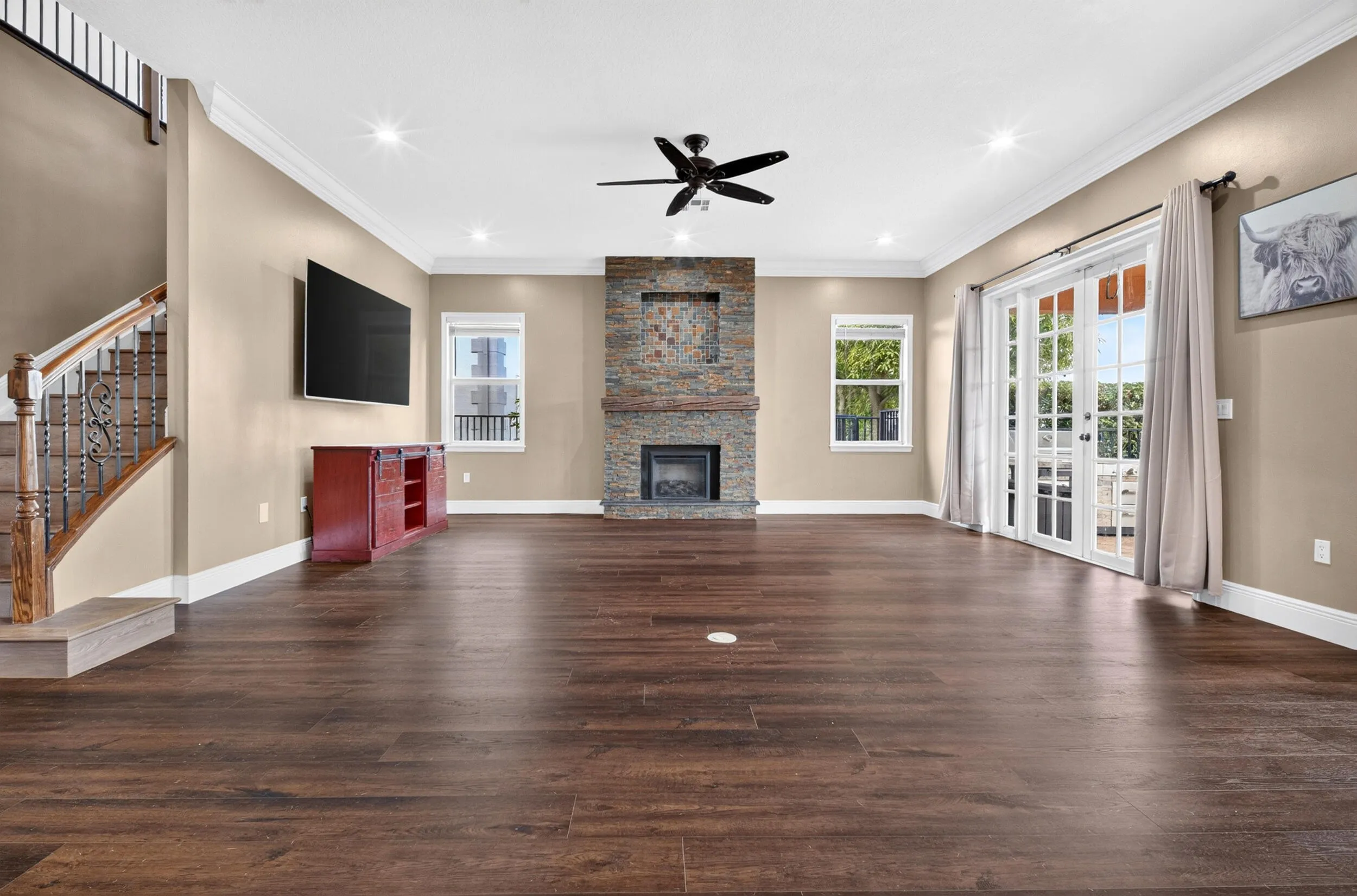 021_Family_Room_2