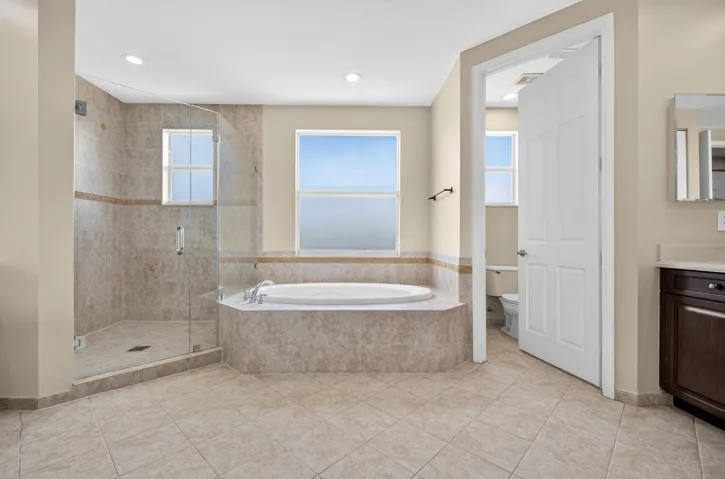 065_Primary_Bathroom