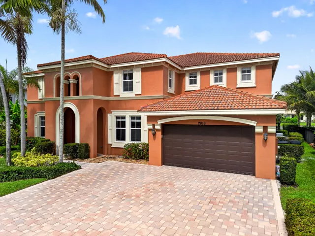 006_Front_Exterior_5
