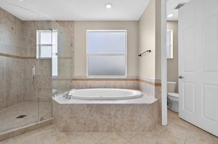 069_Primary_Bathroom_5