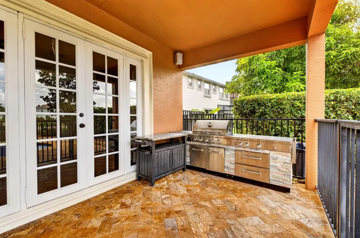 094_Covered_Patio_2