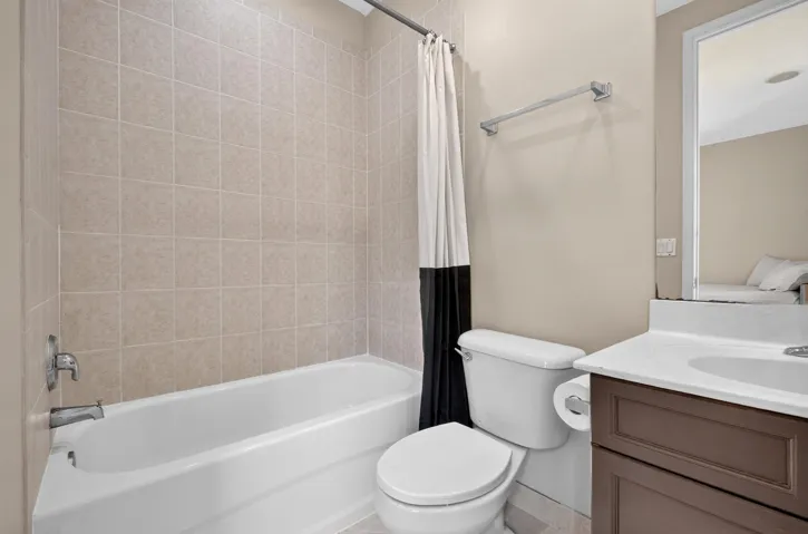 083_Bathroom_2